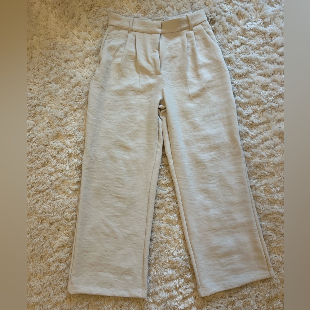 A&F Harper Tailored Premium Crepe
Ultra-Wide Leg Pant